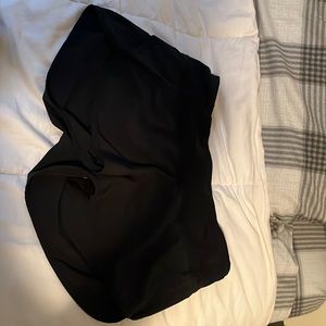 Luluemon Speed up shorts size 4 2.5 inseam